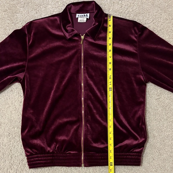 Teddi Women's Burgundy Velour Zip Up Top - Picture 5 of 7